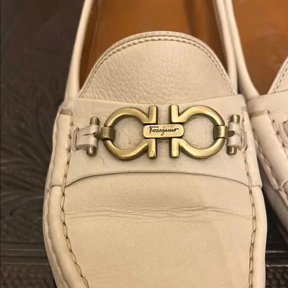 Vintage Salvatore Ferragamo 4A Narrow Beige Women's Loafers - Picture 2 of 12